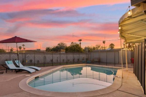 Heart Of Phoenix Home - Pool - Foosball - Golf